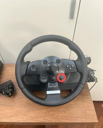 Volante e pedaliera Logitech Driving Force E-X5C19