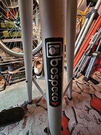 Coppia stativi per casse Bespeco