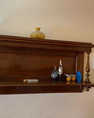 Scaffale in legno di noce