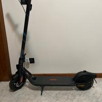 Monopattino elettrico ninebot F2
