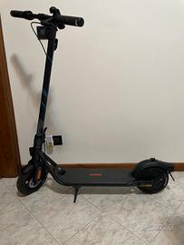 Monopattino elettrico ninebot F2