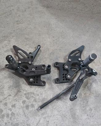 Pedane arretrate Triumph Speed Triple 1050 07-10