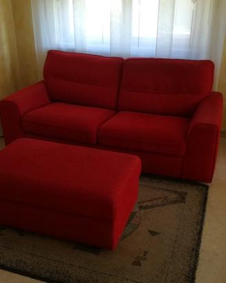 Divano 2/3 posti con pouf