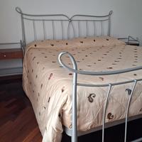 Letto matrimoniale in ferro battuto