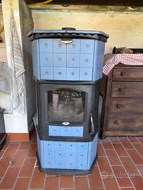 Stufa a legna Lincar 175 in ghisa e ceramica-forno