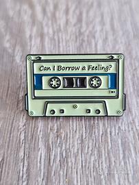 Spilla Cassetta vintage pin badge brooch