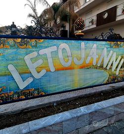 Letojanni centro, direttamente sul mare.