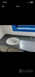 Top Bagno in Granito Nero con Lavello Sottopiano
