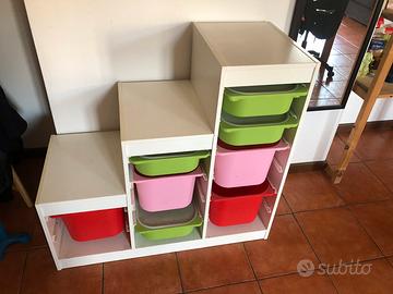 Mobiletto con estraibili incorporati