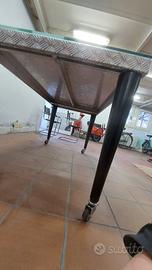 scrivania tavolo stile industrial con ruote