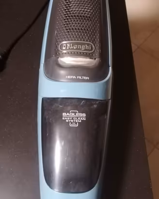 Aspirapolvere De Longhi.