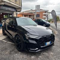 Audi Q8 RS TFSI V8 quattro tiptronic