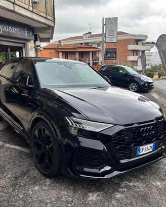 Audi Q8 RS TFSI V8 quattro tiptronic