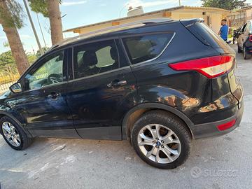 Auto ford kuga