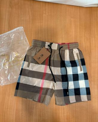 Pantaloncino burberry nuovo con etichetta taglia M