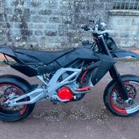 Aprilia sxv 550