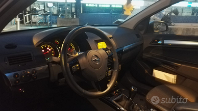 Opel Astra H 1.6 con impianto GPL
