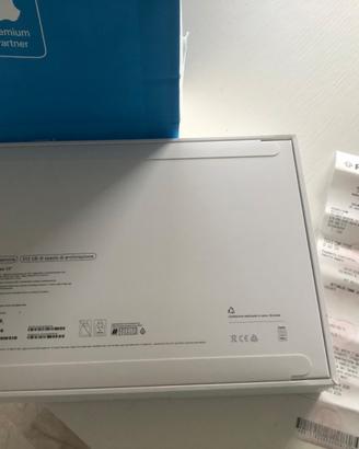 macbook NEO 13" 512GB silver