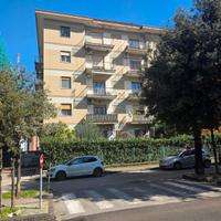 Vale marconi: 240 mq con box auto