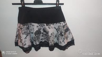 Completo da donna con fiori