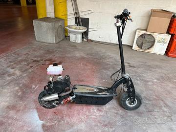 Monopattino a scoppio