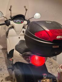 Scarabeo 200 ligth