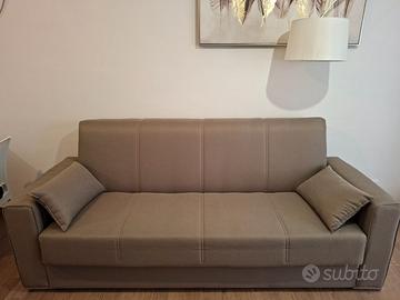 Divano 3 posti NUOVISSIMO Nuovarredo -pari al nuov