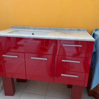 Mobile bagno sospeso rosso