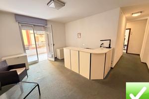 Ufficio Con Posto Auto Viale Calabria 65 Mq