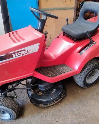 trattorino tagliaerba 