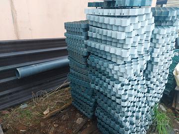 ULtimipezziMattonelle in pvc salvaprato carrabili