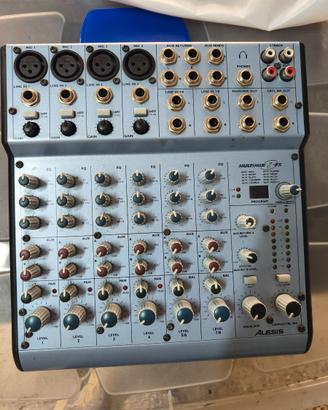 Mixer Alesis multimix 8 canali