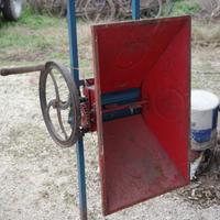 Pigiatrice a barella uva