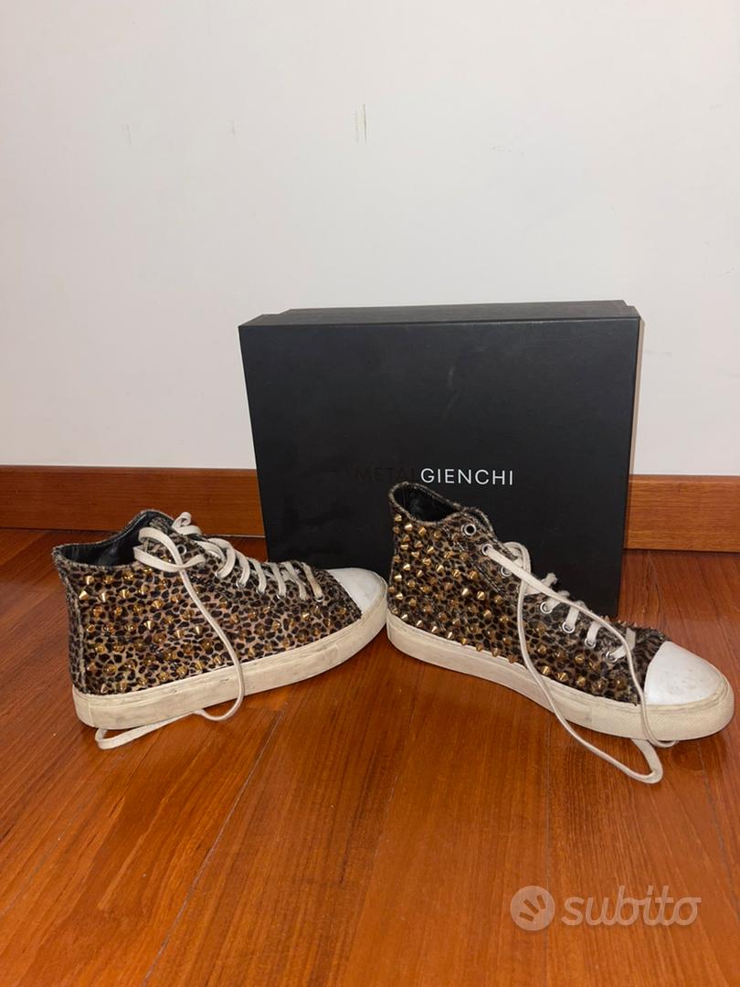 Gienchi borchie hot sale