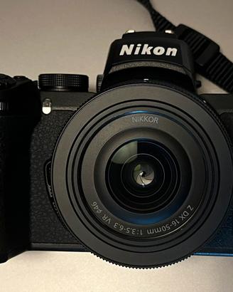 Nikon z 50 con tre obiettivi