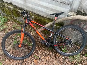 MOUNTAN BIKE KTM  CHICAGO disc