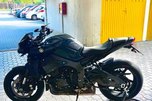 Yamaha MT-10 Tech Black 2023