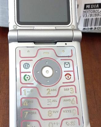 Motorola RAZR V3 cellulare vintage flip telefono