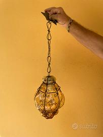 Antica lanterna in vetro soffiato