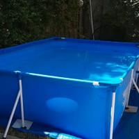 Piscina per inutilizzata