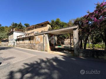 CASA INDIPENDENTE A SALERNO