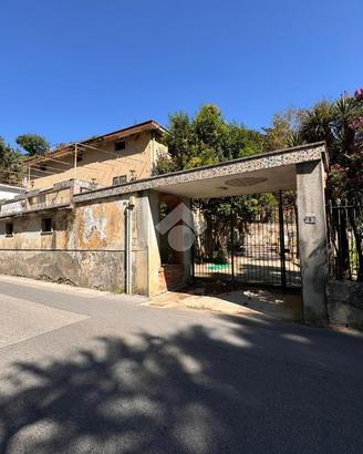 CASA INDIPENDENTE A SALERNO