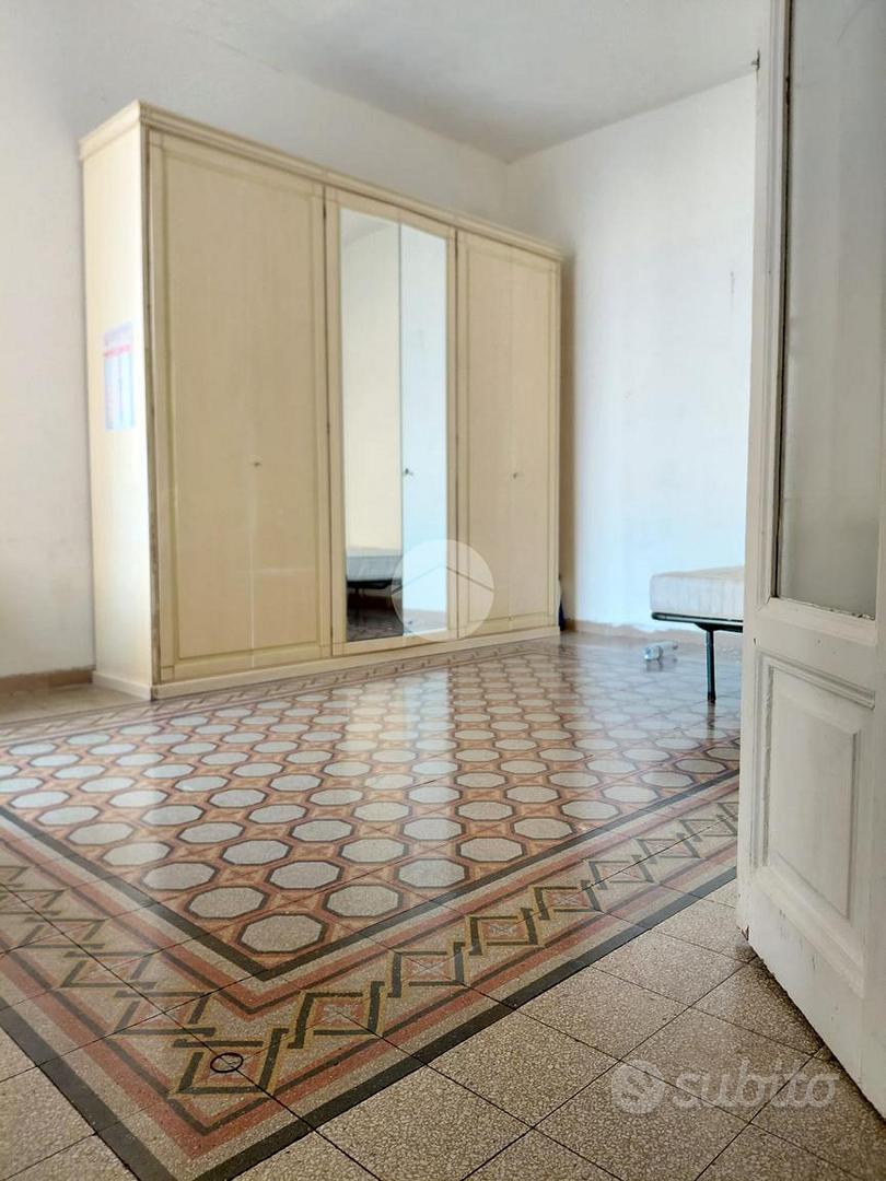 3 LOCALI A ROMA - Altro