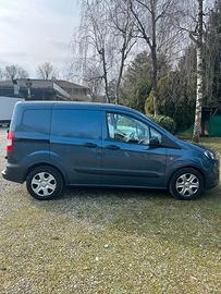 Ford Transit Courier 2023 km 22000