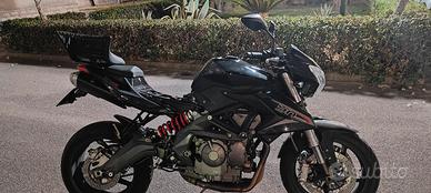 Moto Benelli 600 i