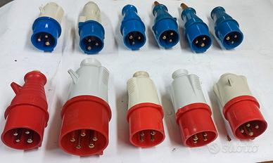 Lotto di 11 spine elettriche CEE industriali usate