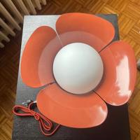 Lampada da tavolo a fiore