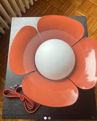 Lampada da tavolo a fiore