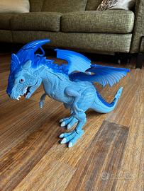 Drago fantasy gioco - emette fumo e cammina