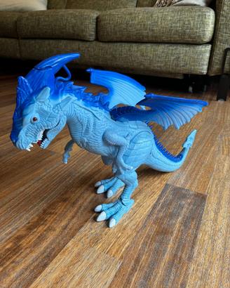 Drago fantasy gioco - emette fumo e cammina